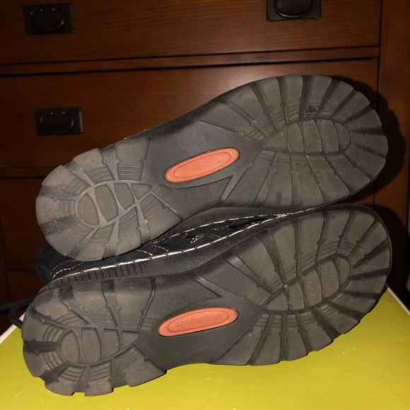 Naturalizer boots. - Picture 4 of 8